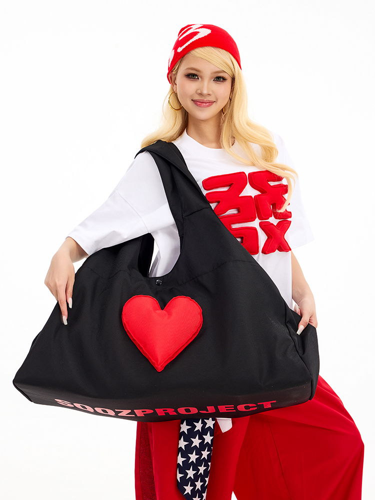 Cotton-filled 3D Raised Single Heart Sling Bag Compact Design Adjustable Strap Couples Travel Ski Streetwear SQQZ PROJECT Original