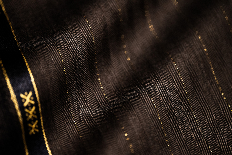 T0003（280GR/MT）100% Super 150's Luxury Merino Wool & 24K Gold Thread（Price for 0.1MT）
