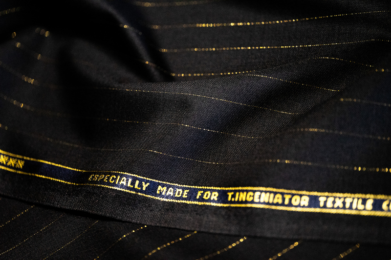 T0006（280GR/MT）100% Super 150's Luxury Merino Wool & 24K Gold Thread（Price for 0.1MT）
