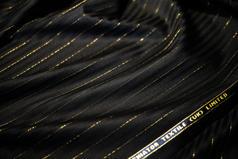 T0007（280GR/MT）100% Super 150's Luxury Merino Wool & 24K Gold Thread（Price for 0.1MT）