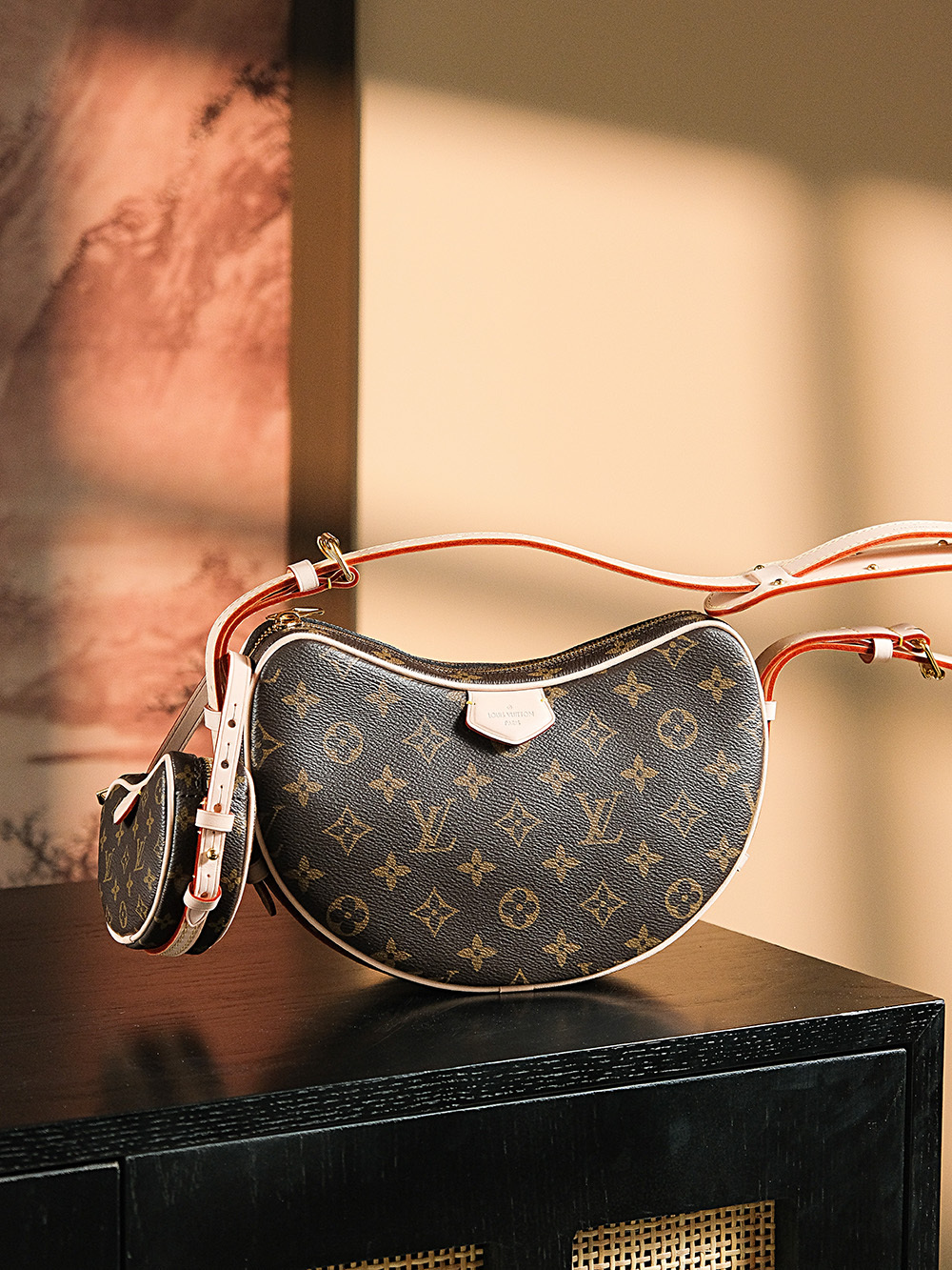 lv monogram牛角肩