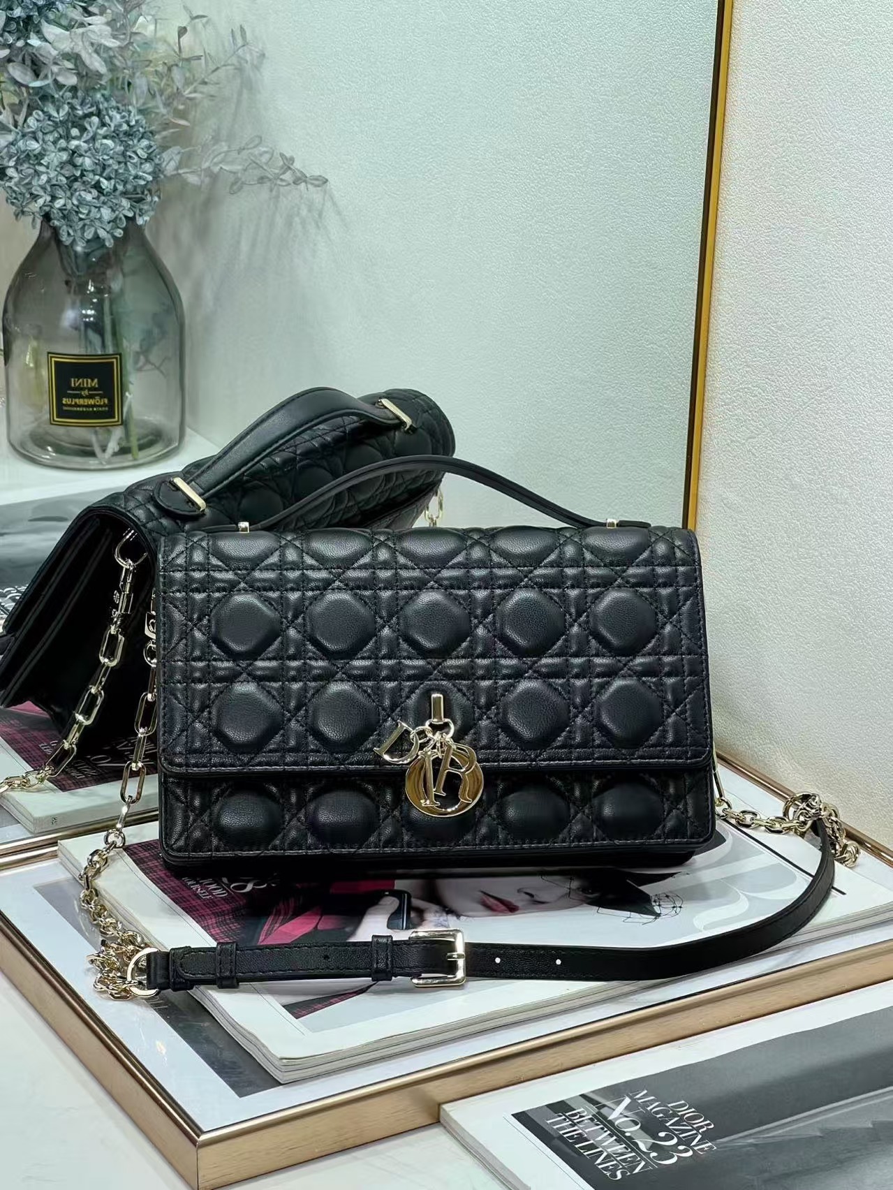 DIOR