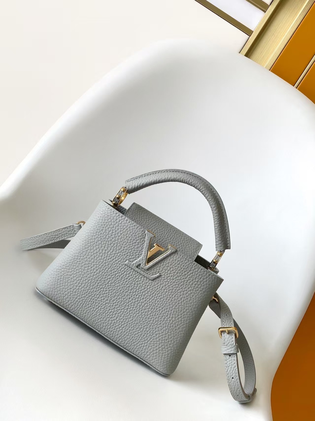 LV
