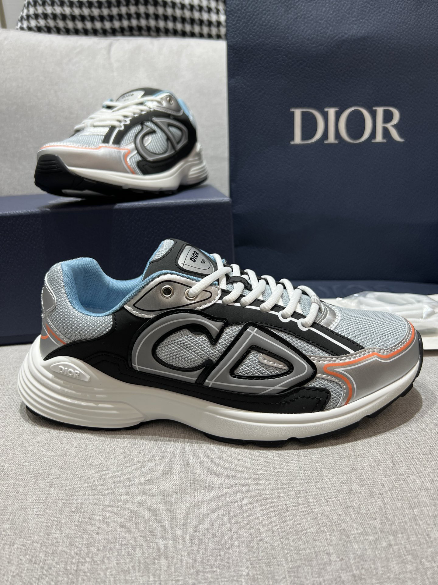 Dior