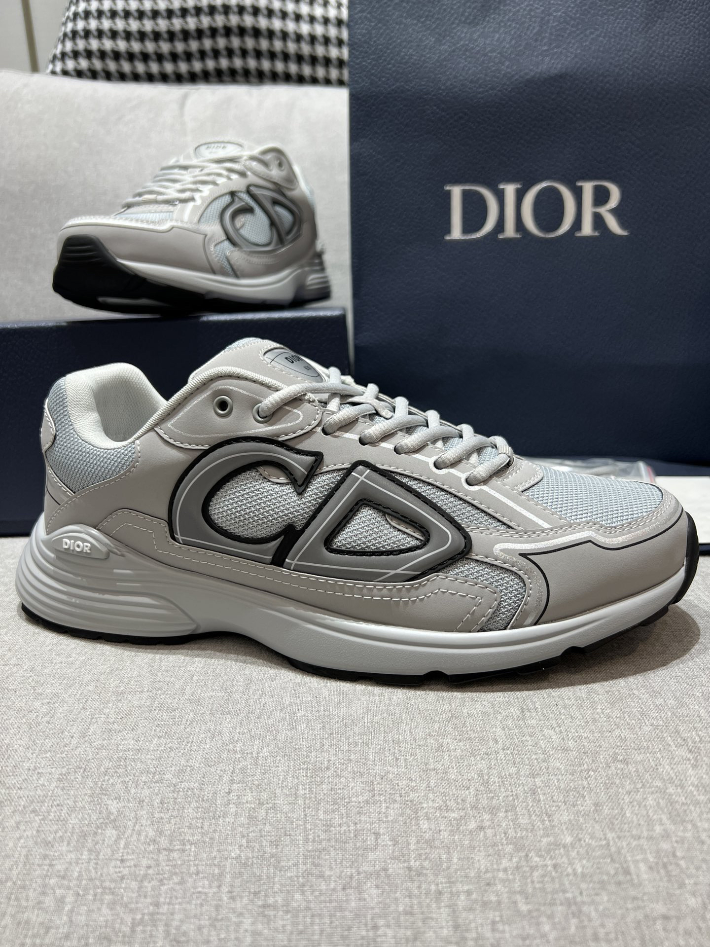 Dior