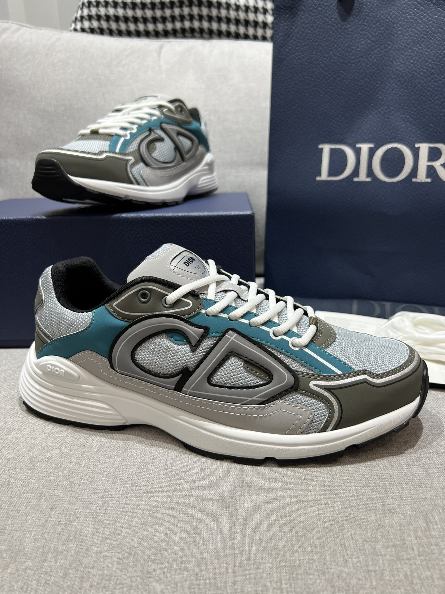 Dior