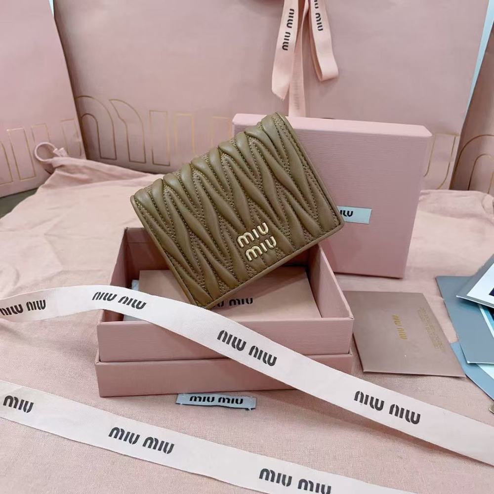 MIUMIU