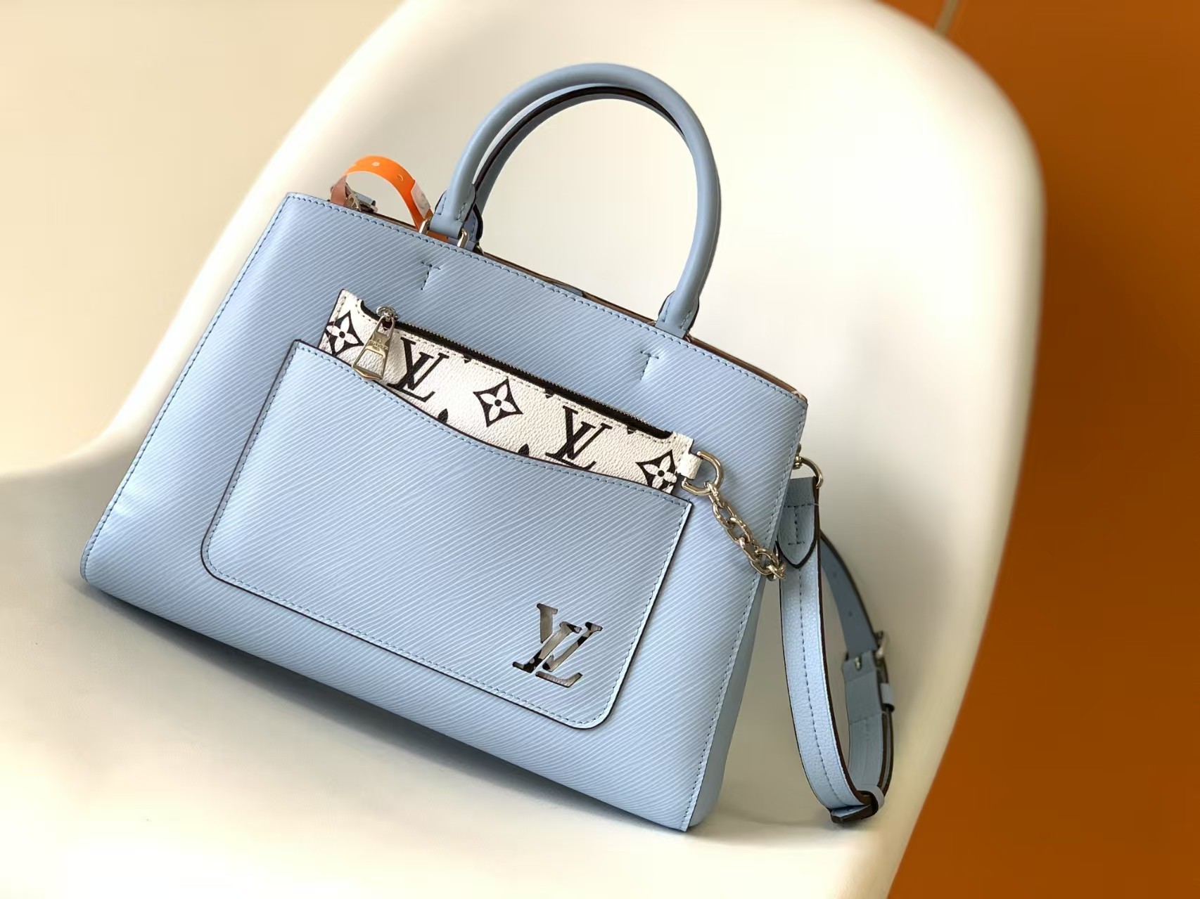 LV