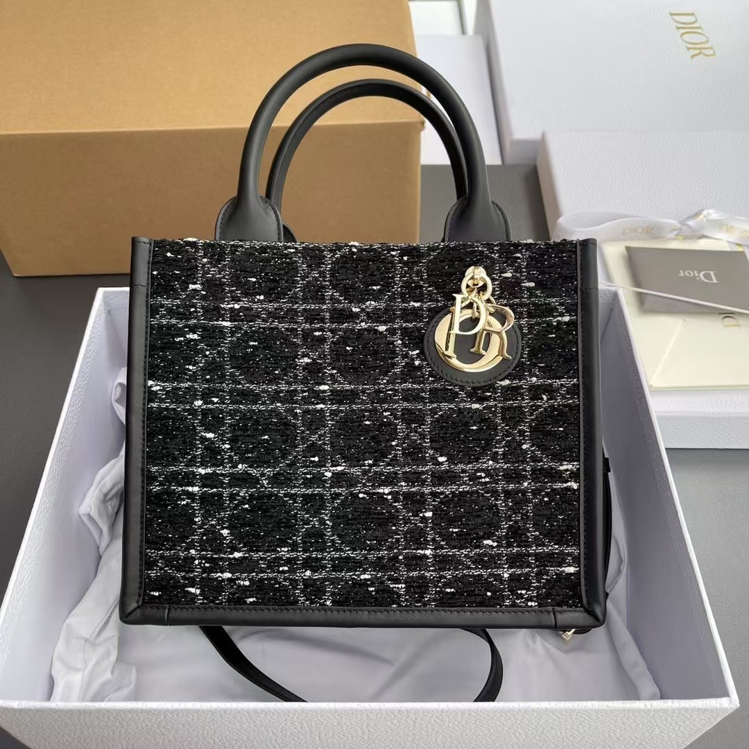 DIOR
