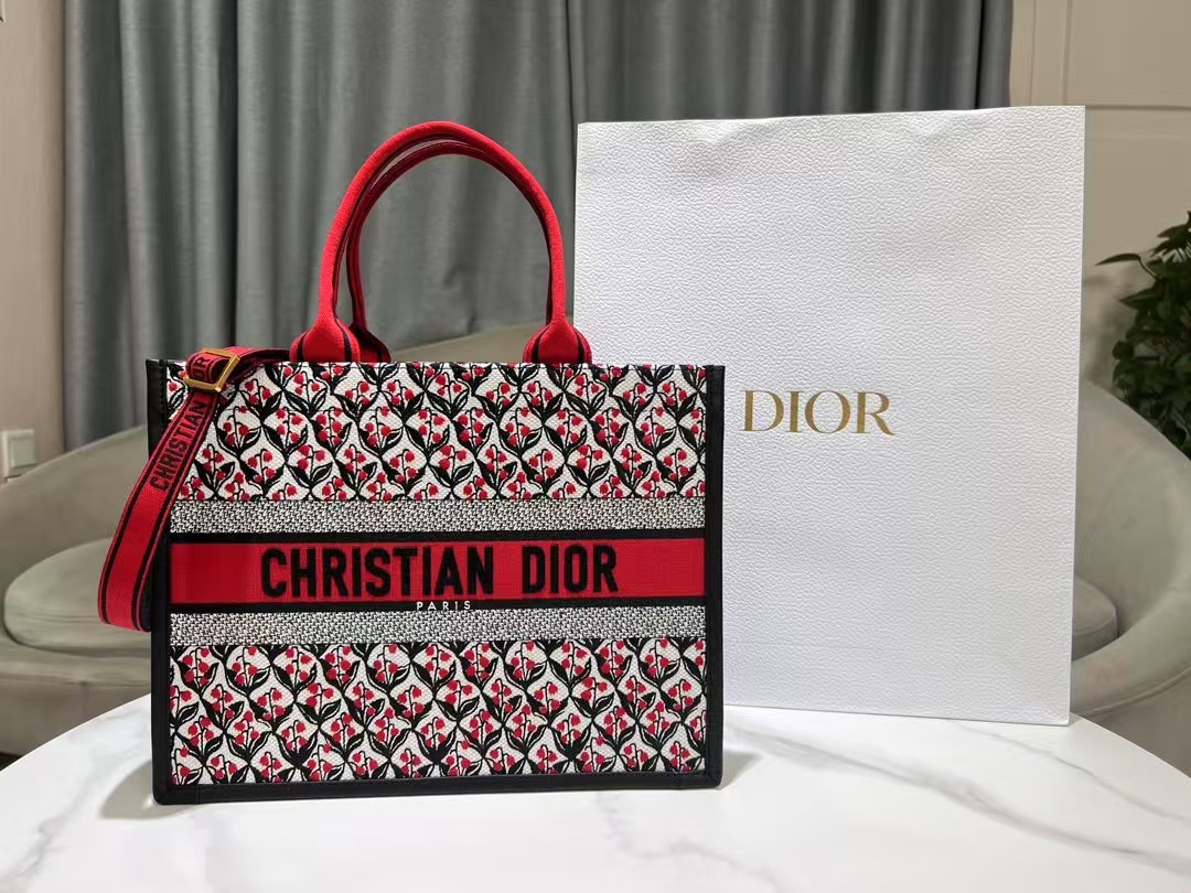 DIOR