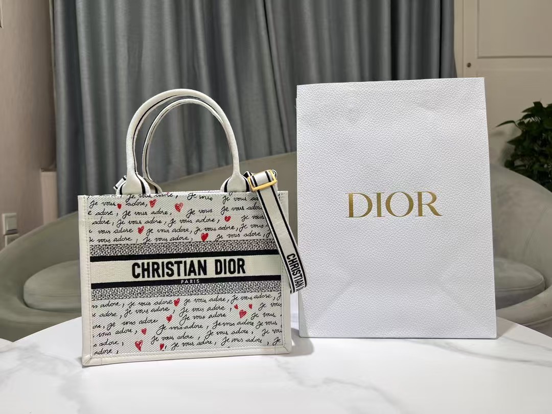 DIOR