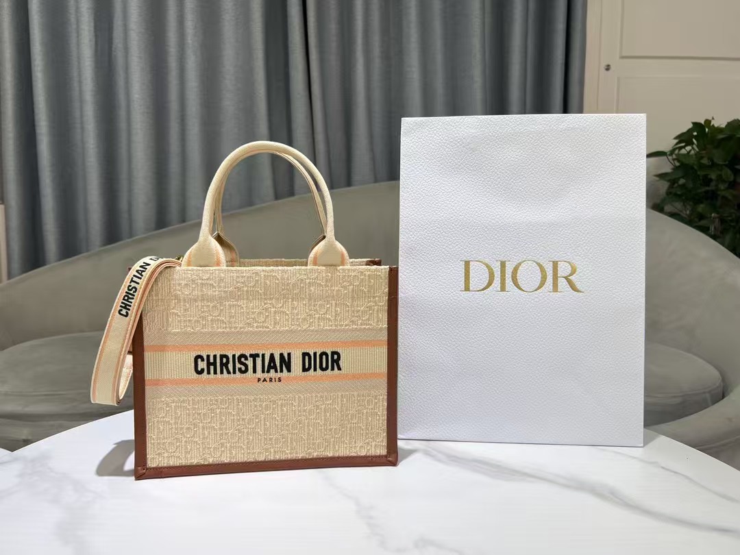 DIOR