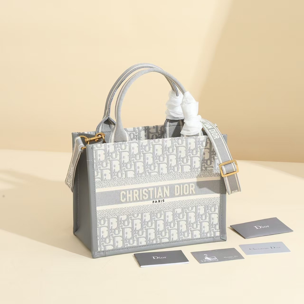DIOR