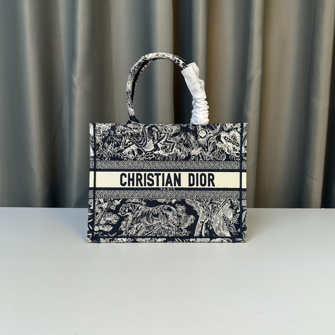 DIOR
