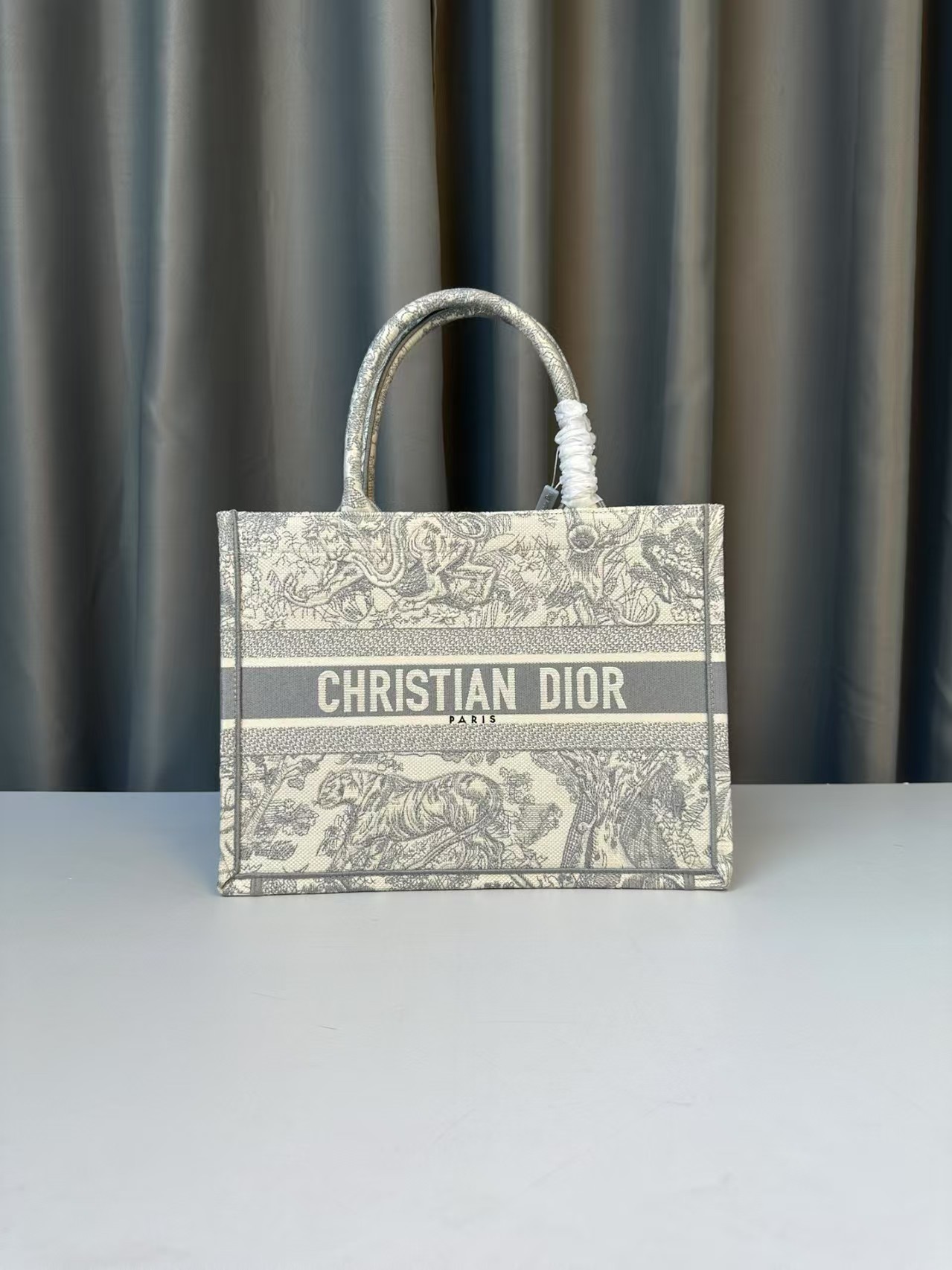 DIOR