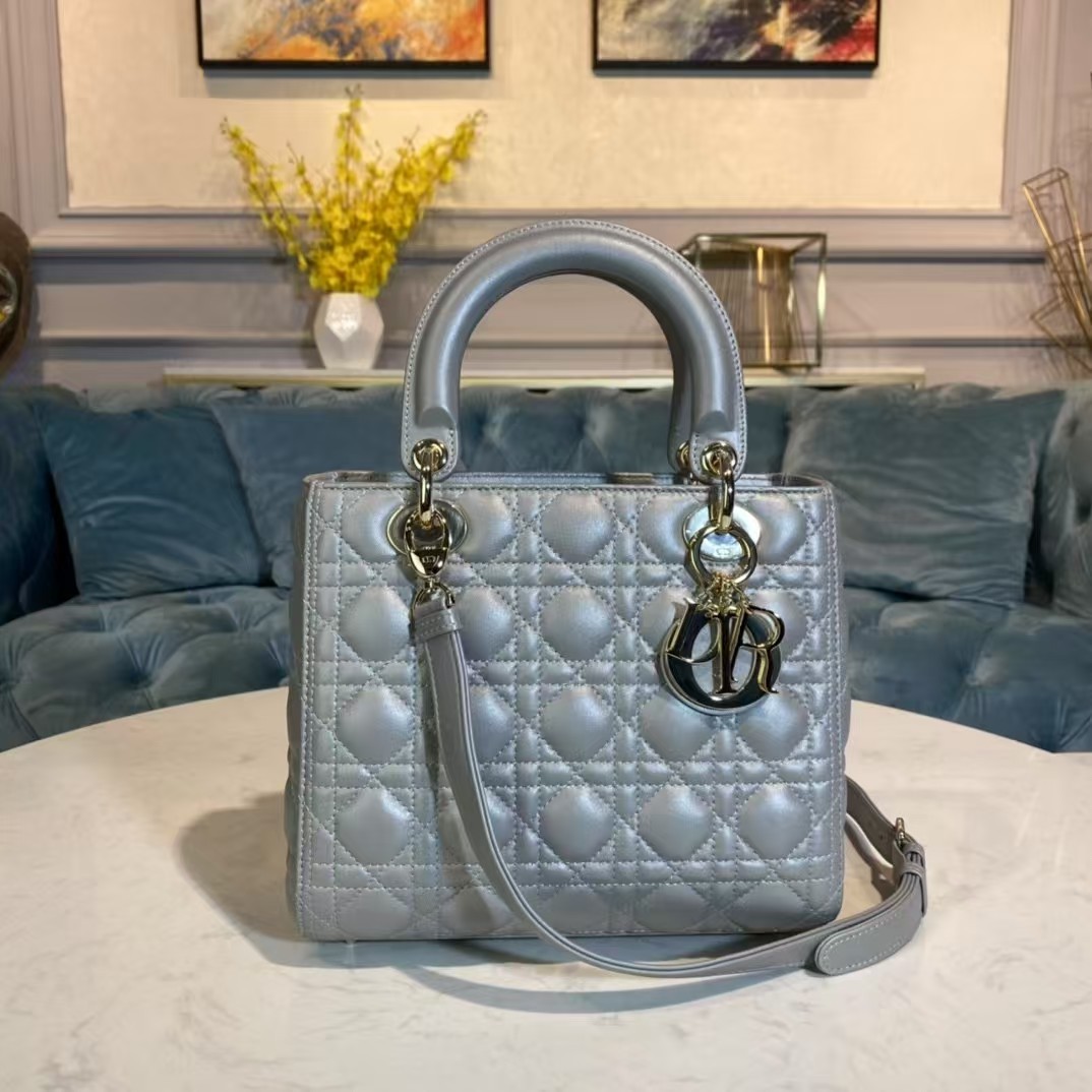 DIOR