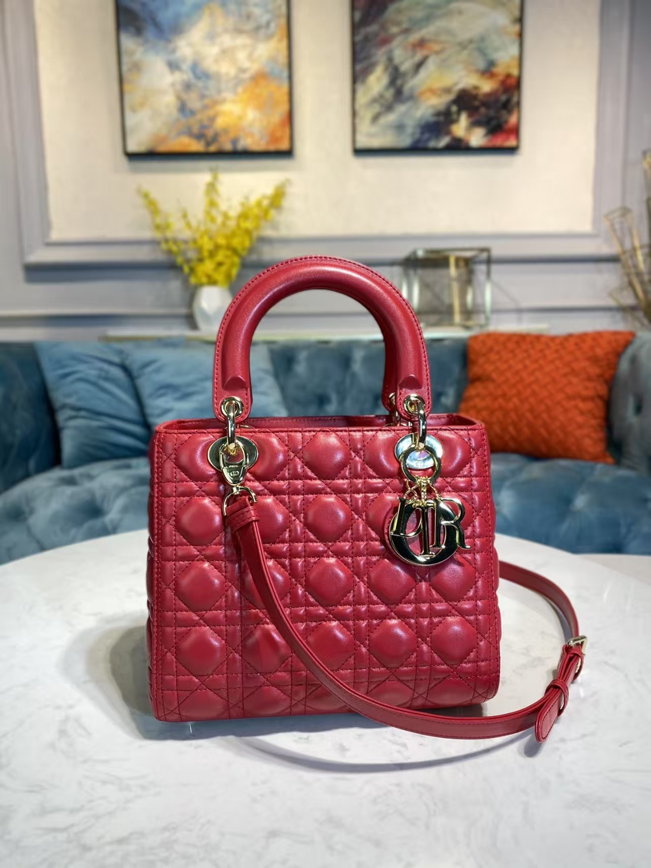 DIOR