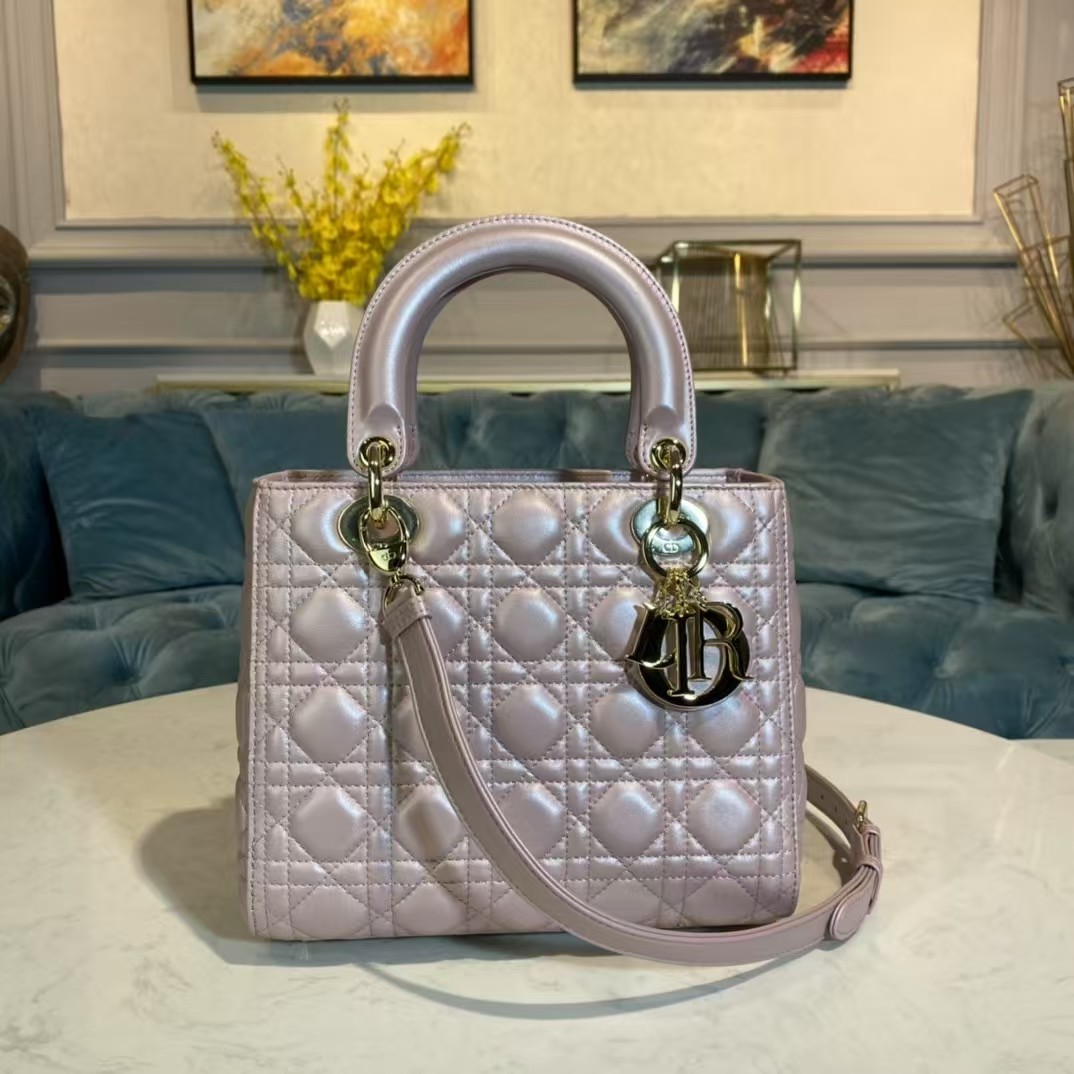 DIOR