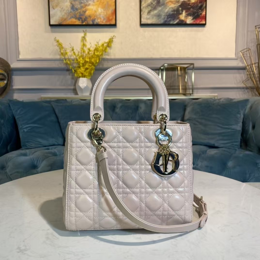 DIOR