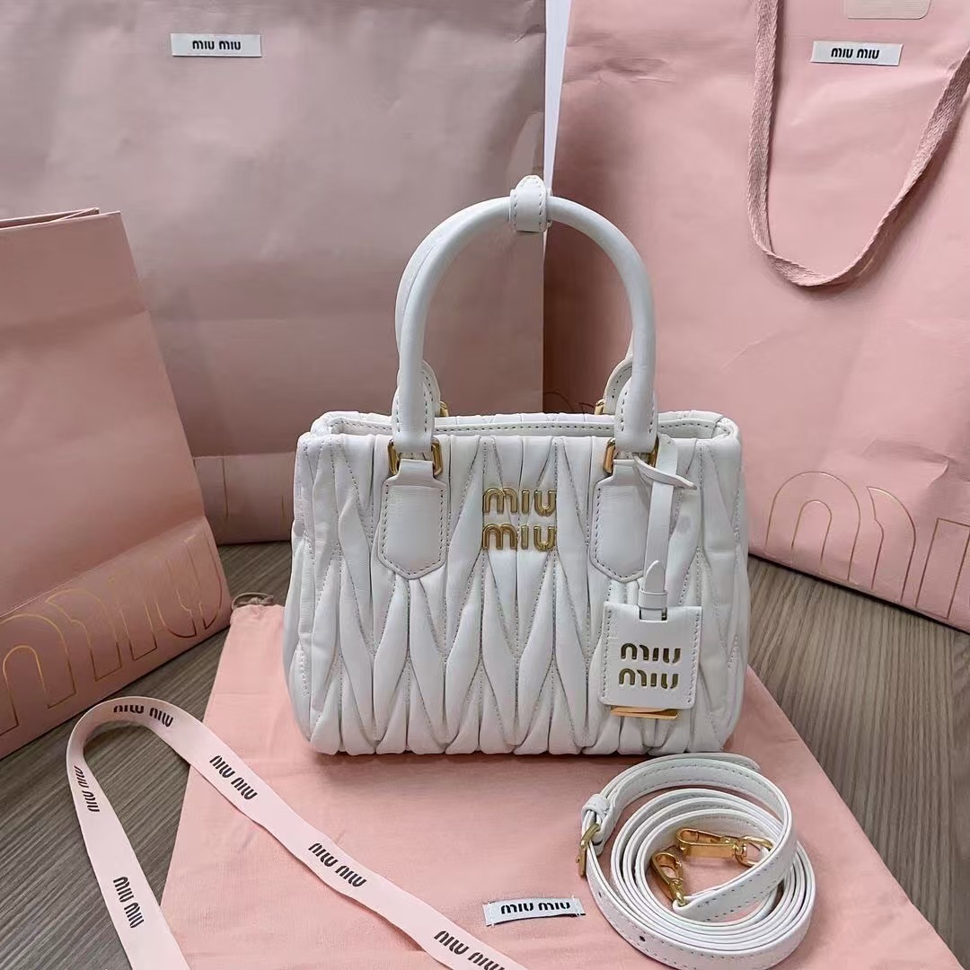MIUMIU