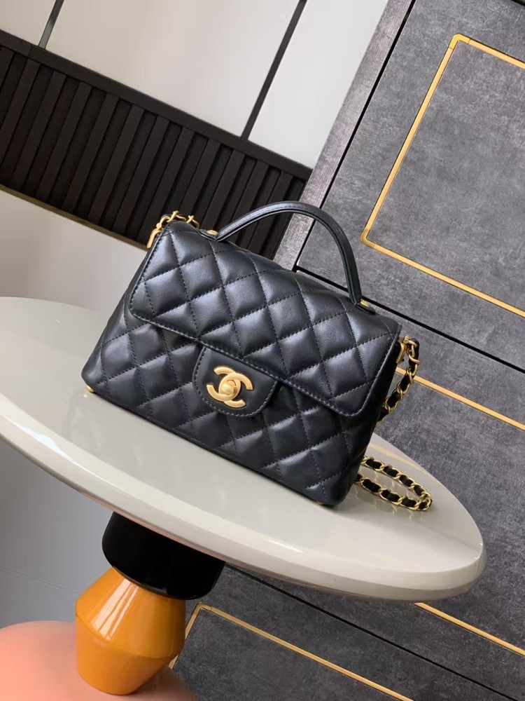 Chanel Kelly bag