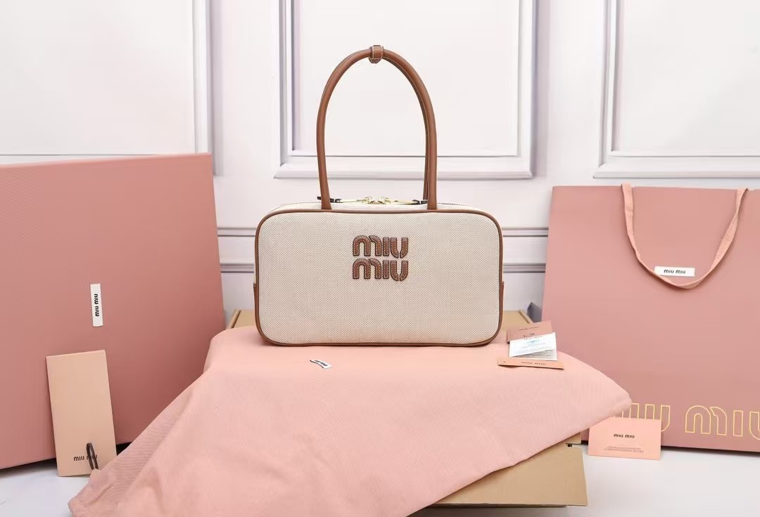 MIU MIU
