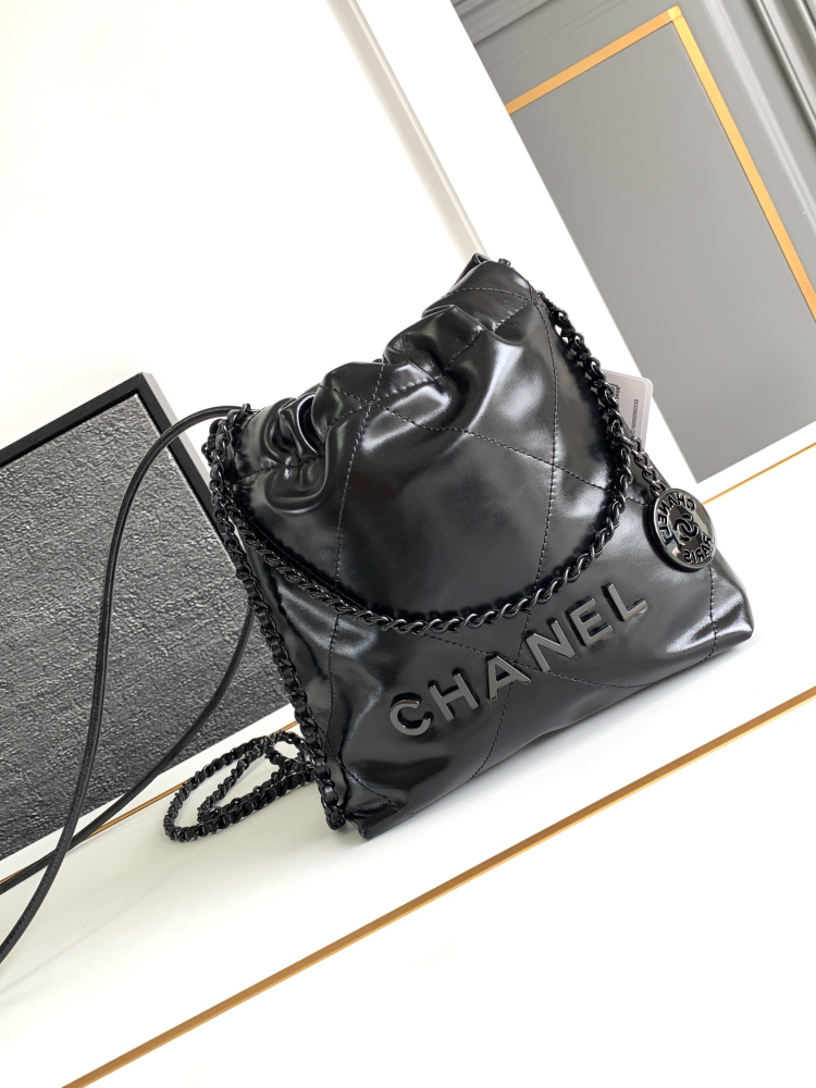 Chanel 22 bag black