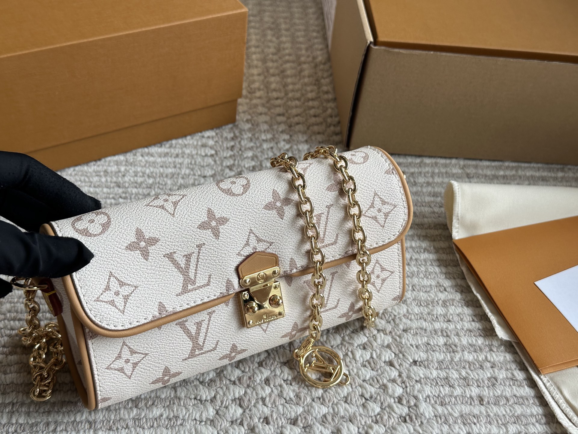pochette camille