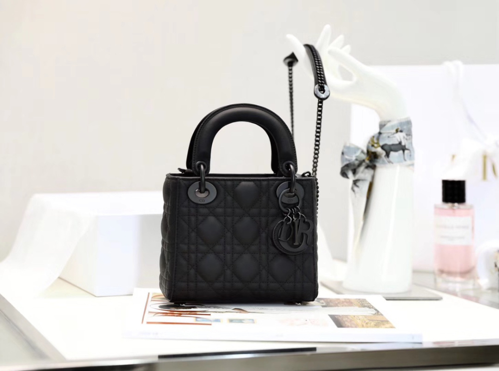 DIOR