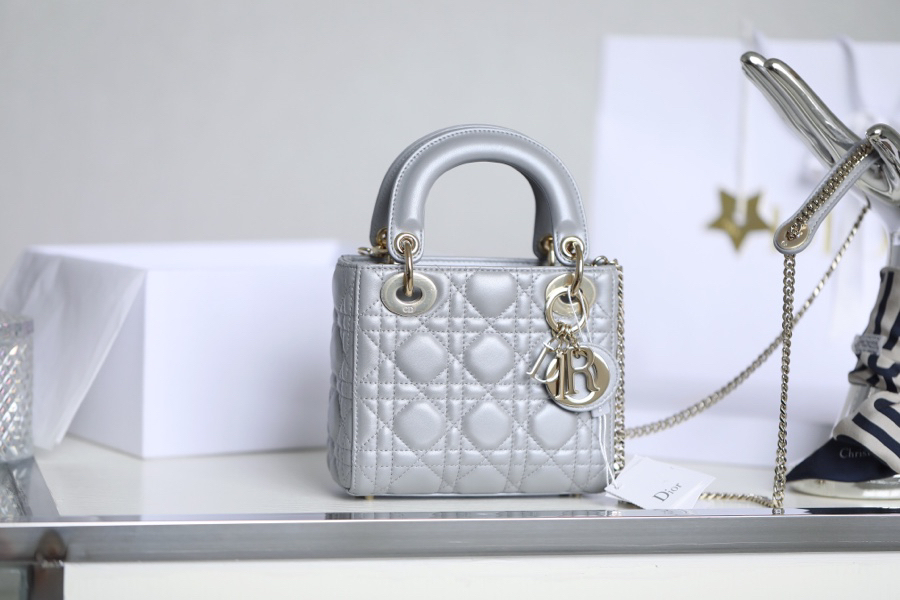 DIOR