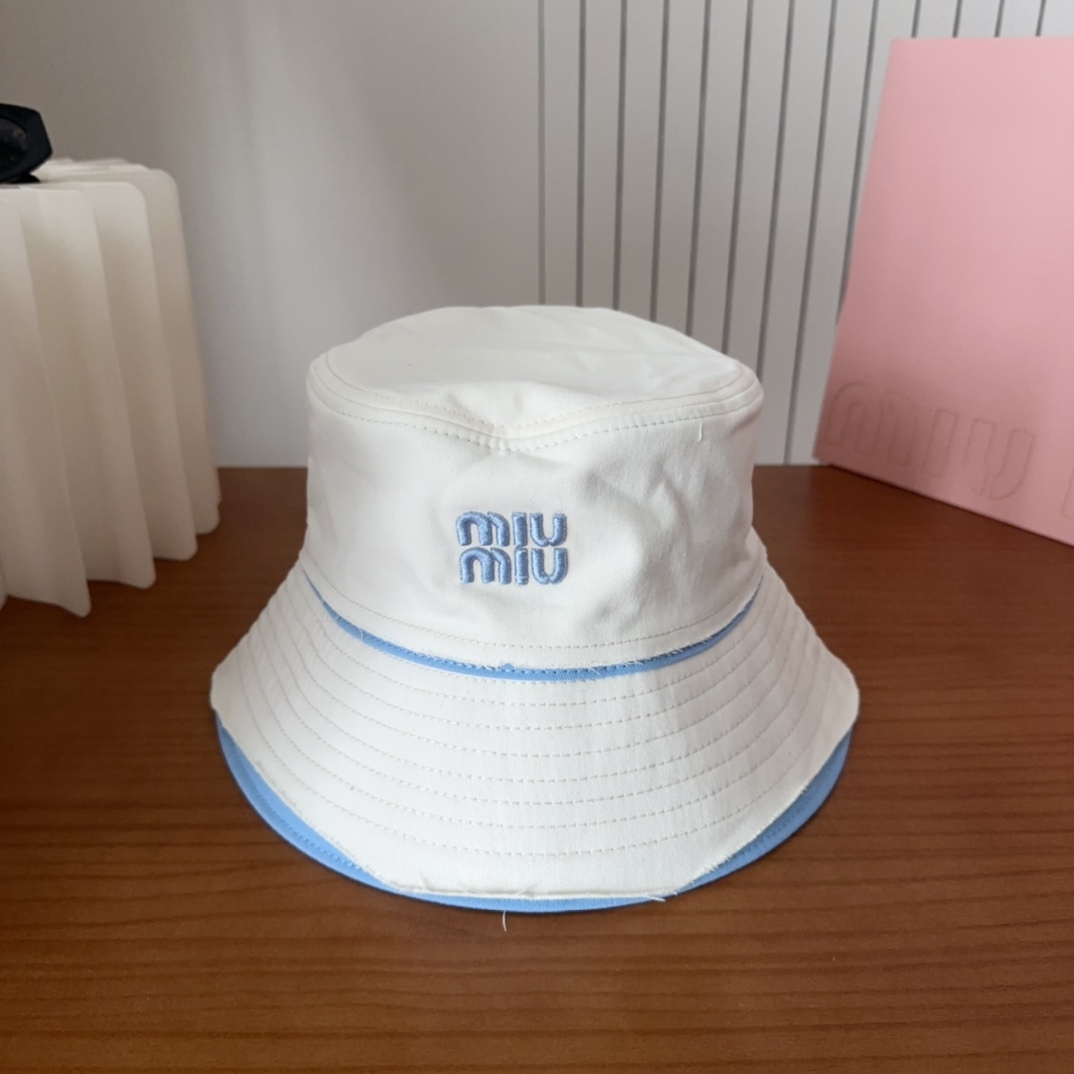 MIUMIU