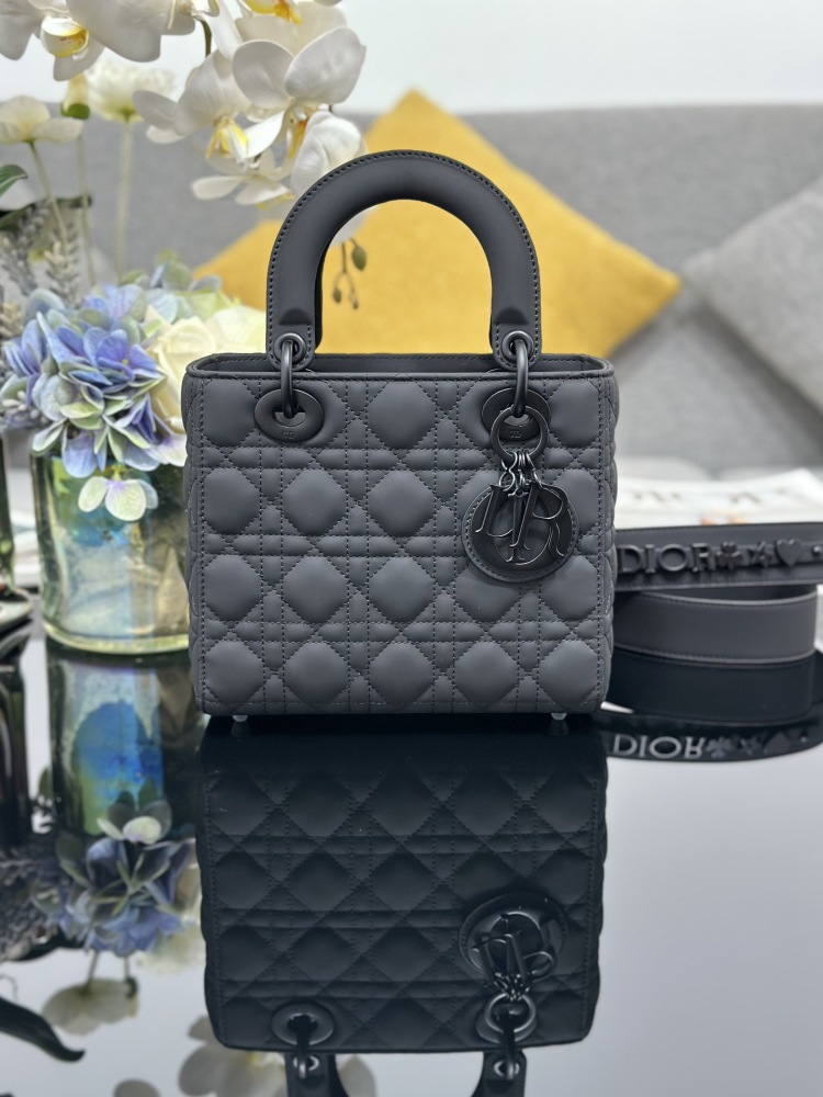 DIOR
