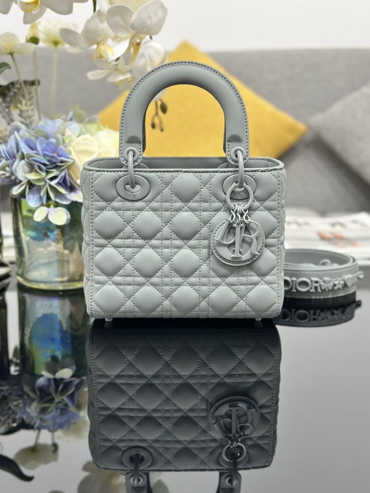 DIOR