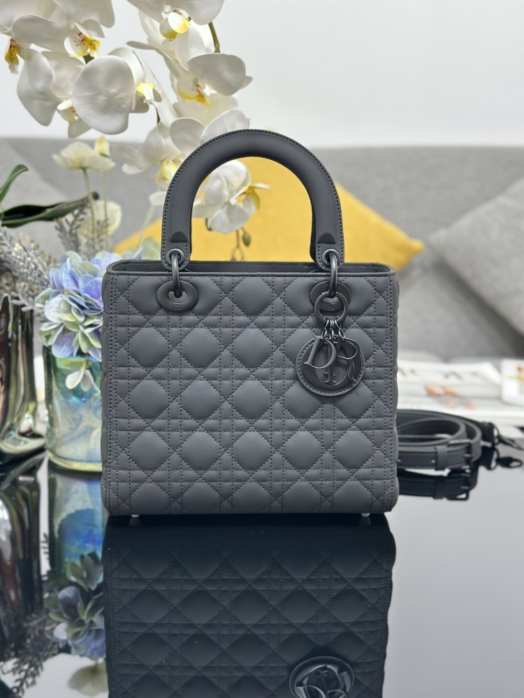 DIOR