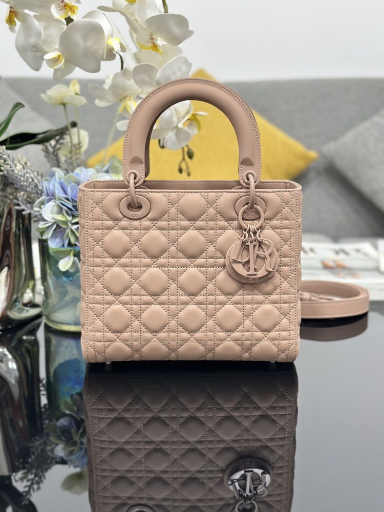 DIOR