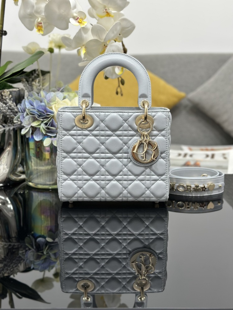 DIOR