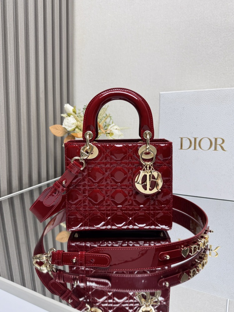 DIOR