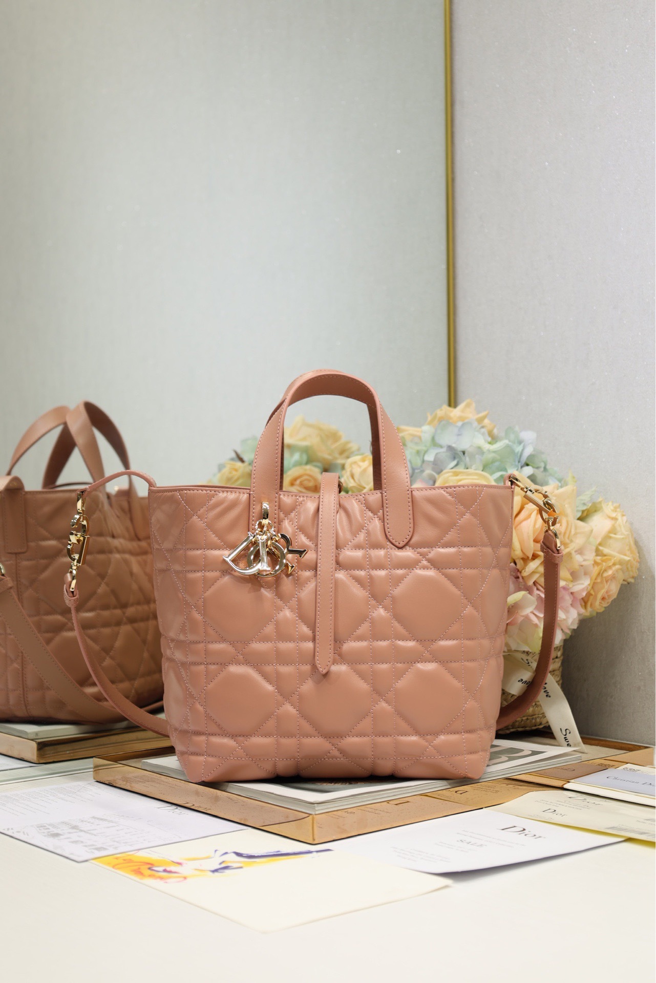 DIOR