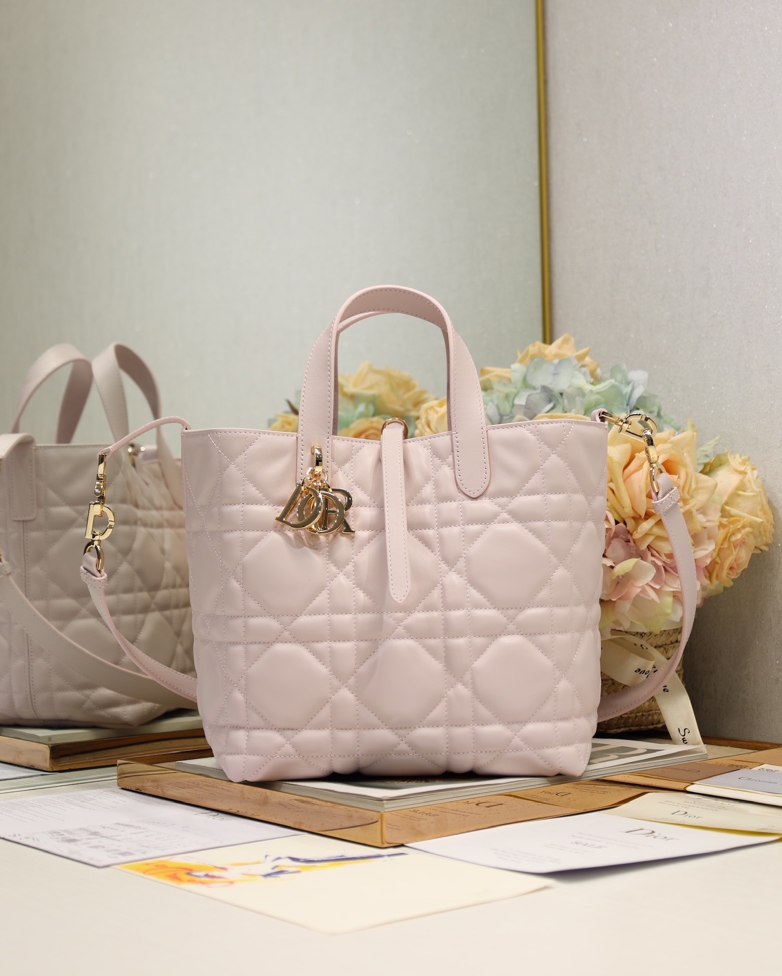 DIOR