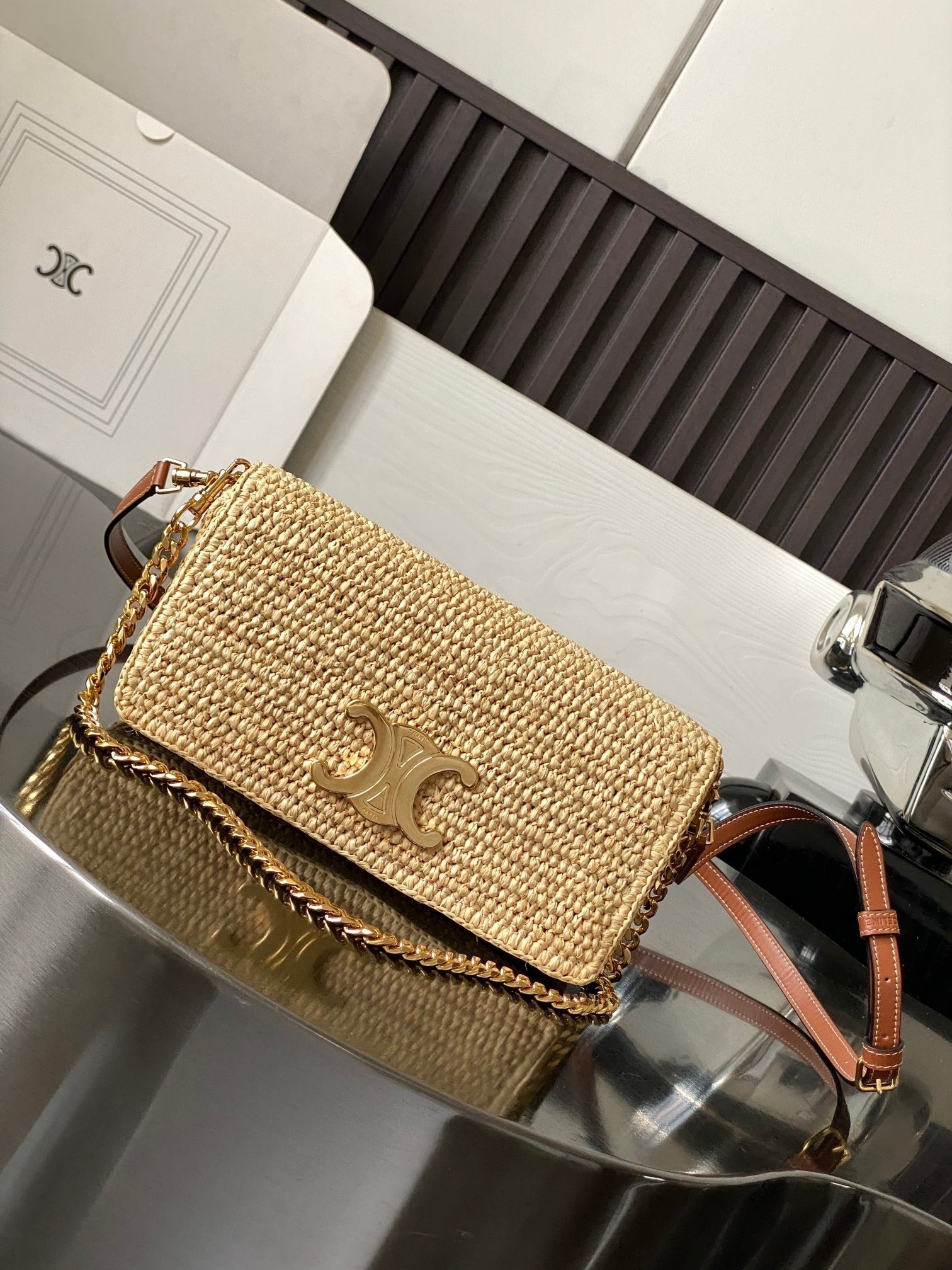 CELINE