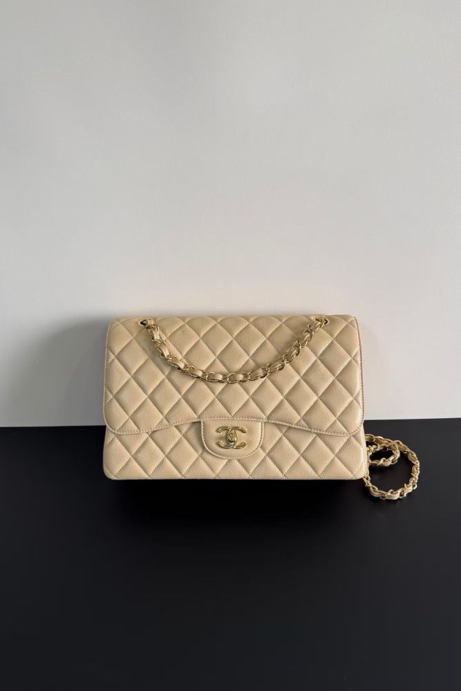 chanel Classic flap bag