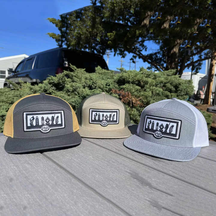 2025 Premium Custom Logo Patch Flat-Bill Hill 7 Panel Soild Mesh Trucker Caps Hats for Men