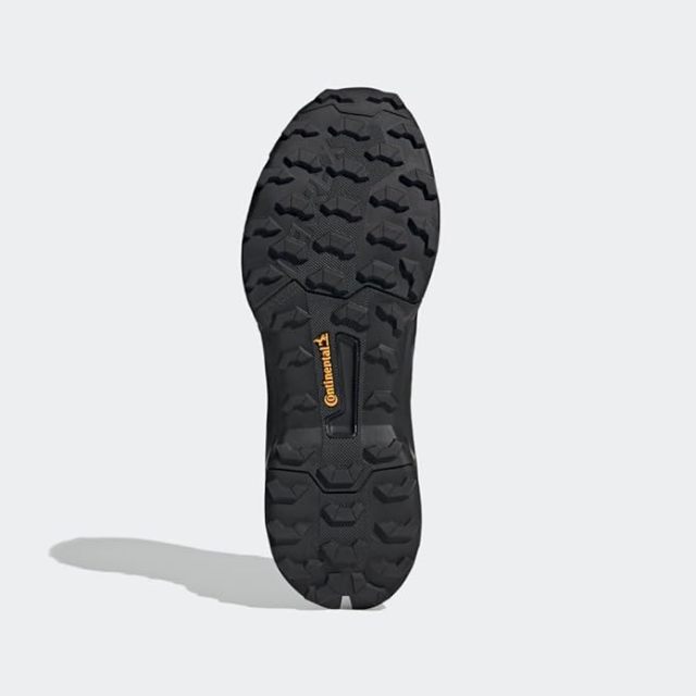 Mountaineering shoes