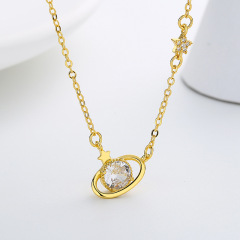 Goldkette mit Kristallanhänger