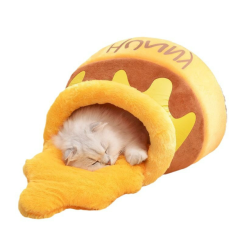 Cat honey jar keeps the cat bed warm in winter