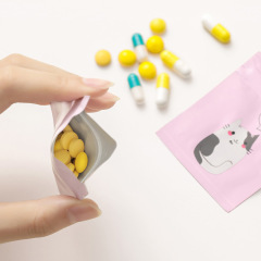 Travel-sized medicine pouches for separating and sealing medications, moisture-proof and portable for carrying pills