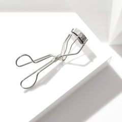Professional Replaceable Silicone Pad Eyelash Curler, Ergonomic Non-Slip Handle Lash Curler for Long Lasting Curls