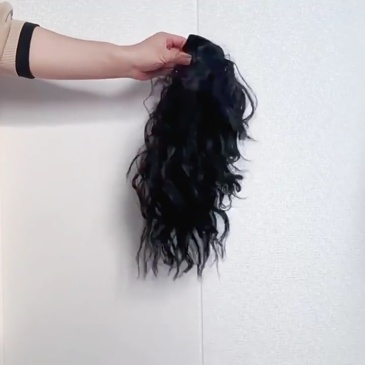 18-inch Synthetic Women's Wavy Claw-Clip Ponytail Extension Easy-to-Wear  Style for Instant Beauty Boost For Women
