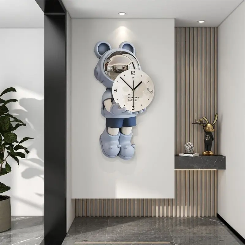 Internet Celebrity Decoration Wall Clock Modern Simple Creative Clock Wall 2024 New Guest Restaurant Fashion Astronaut Clock