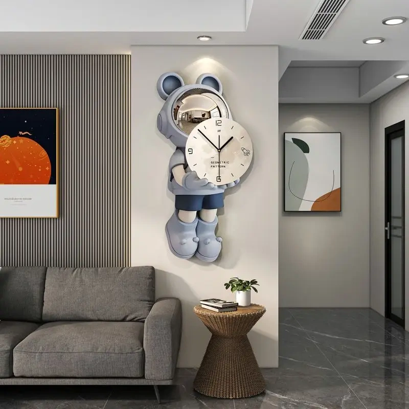 Internet Celebrity Decoration Wall Clock Modern Simple Creative Clock Wall 2024 New Guest Restaurant Fashion Astronaut Clock